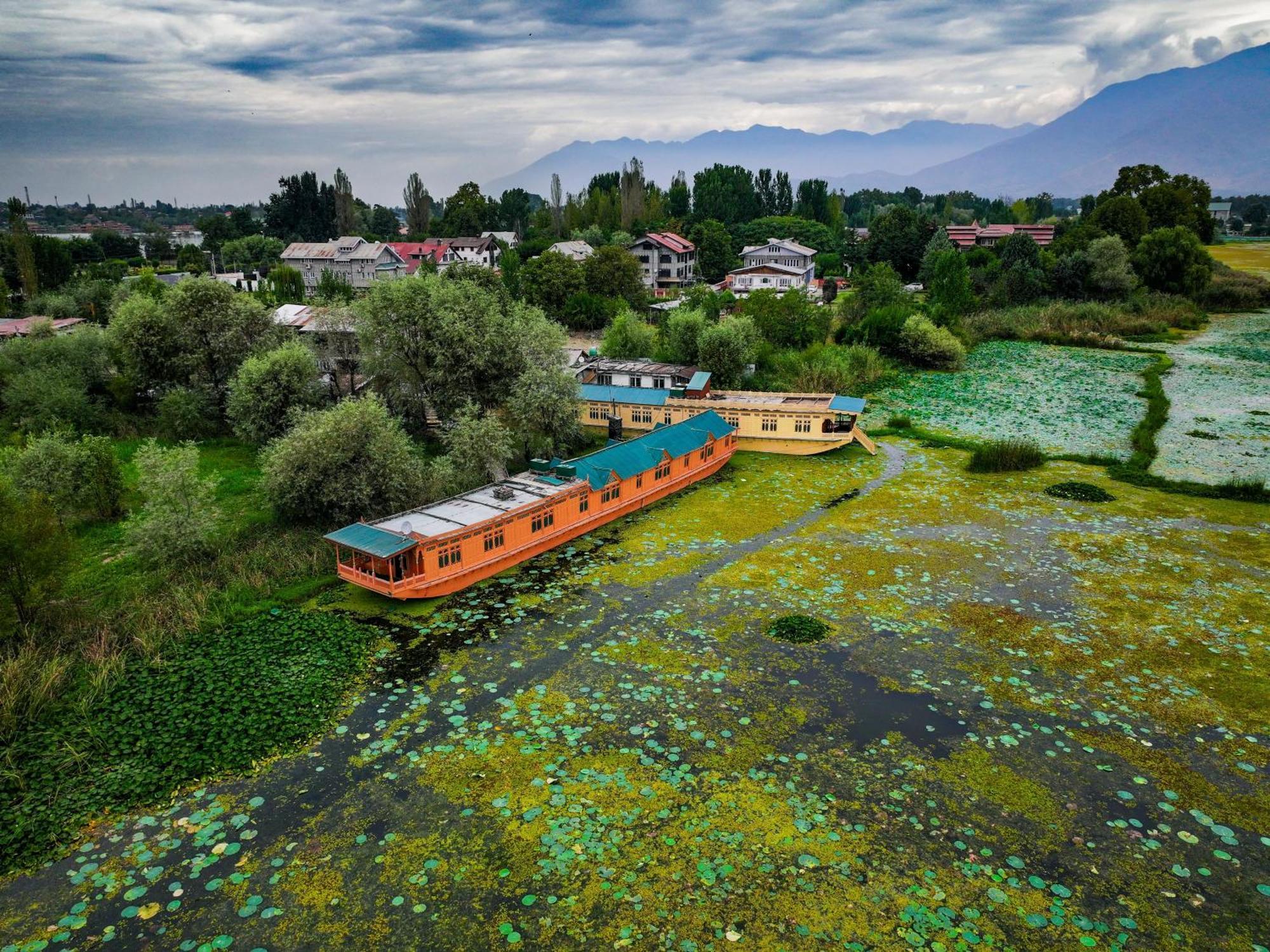 Kings Houseboats Hotel Srīnagar Eksteriør billede